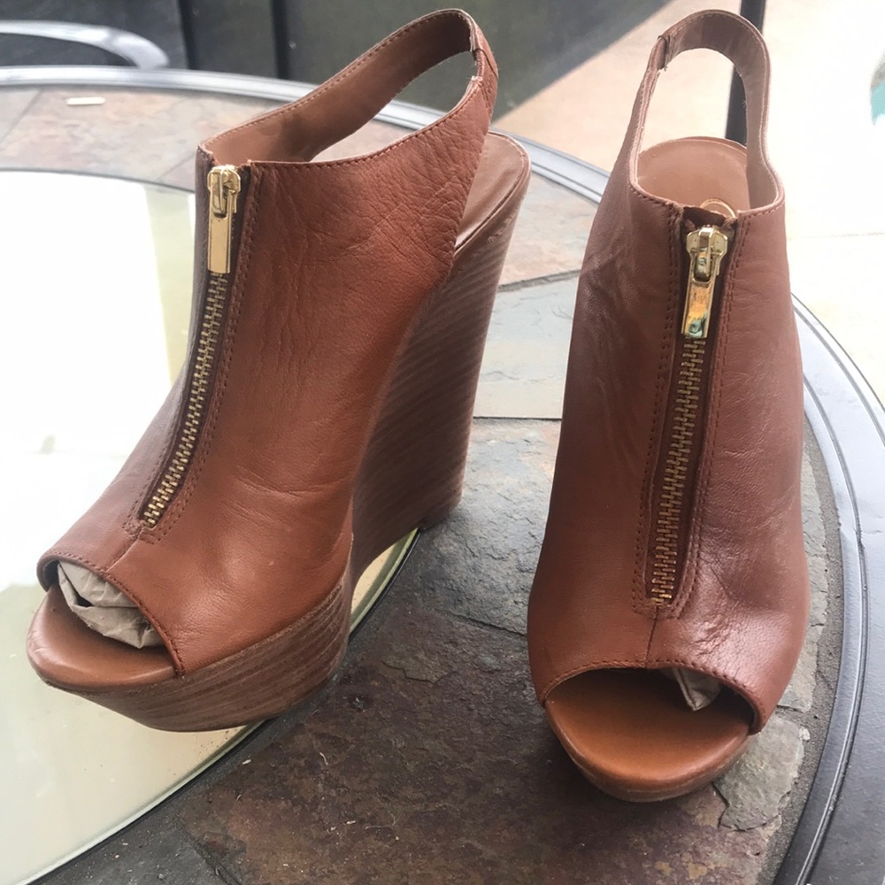 Jessica Simpson leather wedges with front zipper